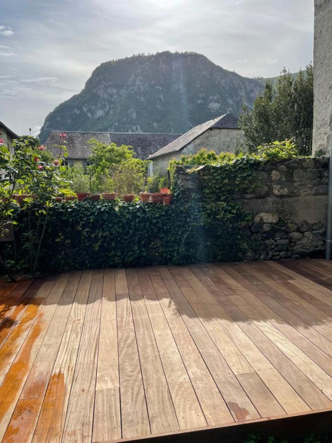 Le Monrepos Avec Jacuzzi Nordique Apartment Bielle Exterior photo